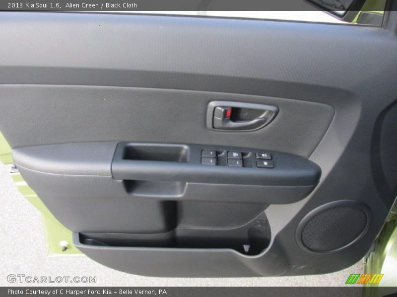 Alien Green / Black Cloth 2013 Kia Soul 1.6