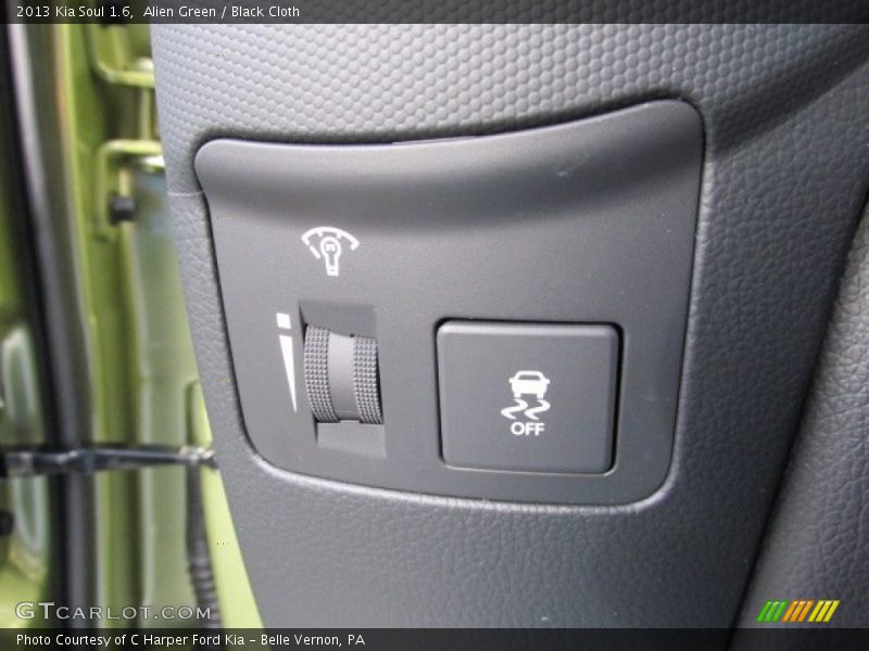 Alien Green / Black Cloth 2013 Kia Soul 1.6