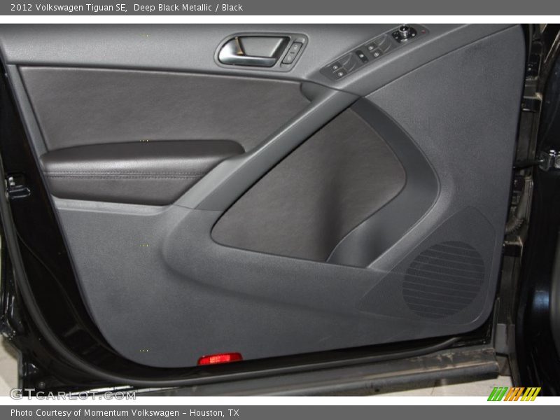 Deep Black Metallic / Black 2012 Volkswagen Tiguan SE