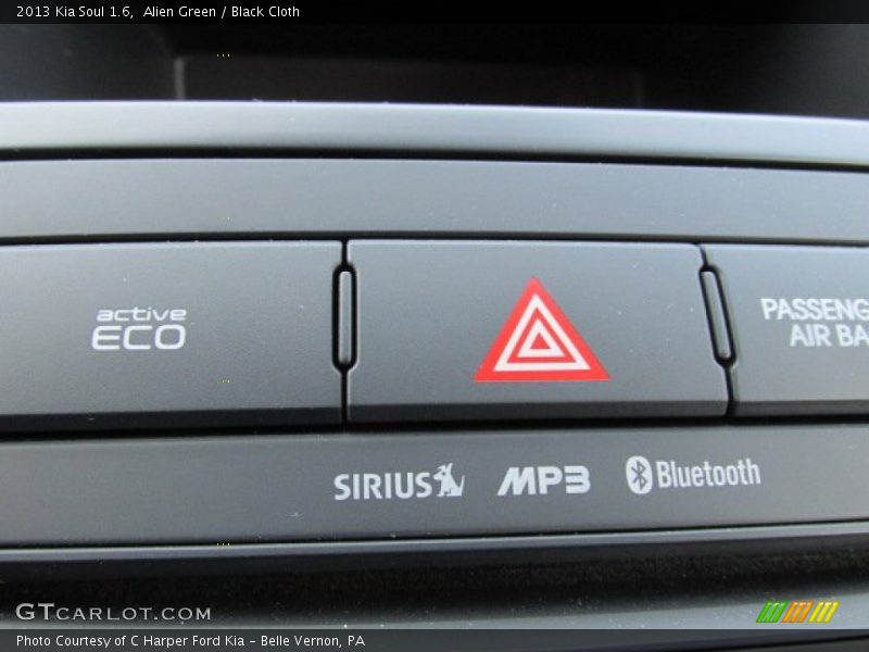 Alien Green / Black Cloth 2013 Kia Soul 1.6