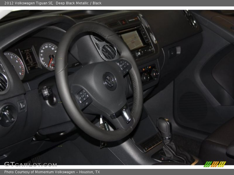 Deep Black Metallic / Black 2012 Volkswagen Tiguan SE