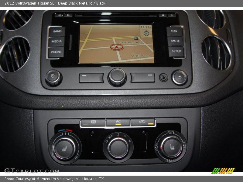 Deep Black Metallic / Black 2012 Volkswagen Tiguan SE