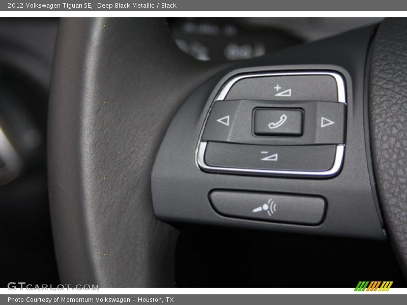 Deep Black Metallic / Black 2012 Volkswagen Tiguan SE