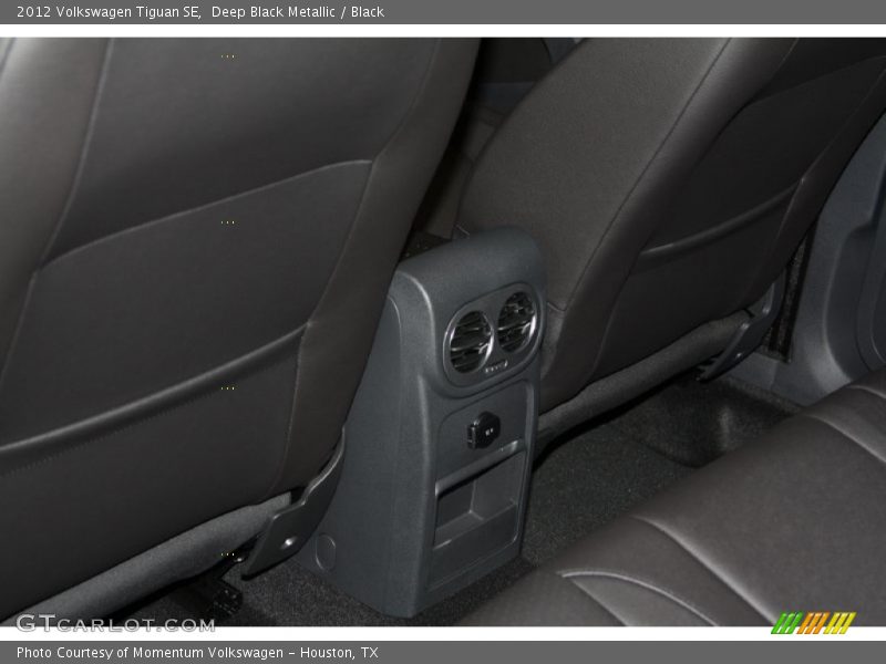 Deep Black Metallic / Black 2012 Volkswagen Tiguan SE