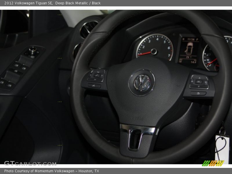Deep Black Metallic / Black 2012 Volkswagen Tiguan SE