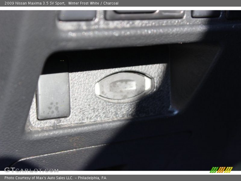 Winter Frost White / Charcoal 2009 Nissan Maxima 3.5 SV Sport