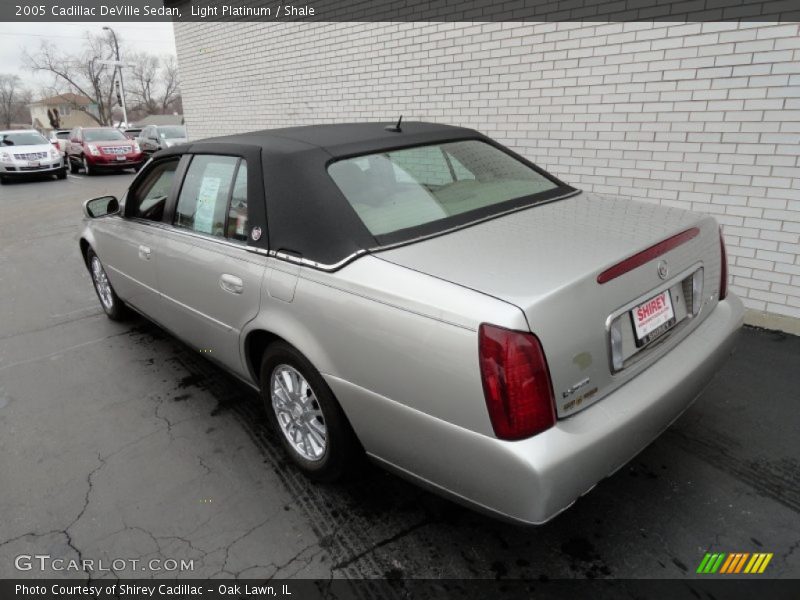 Light Platinum / Shale 2005 Cadillac DeVille Sedan