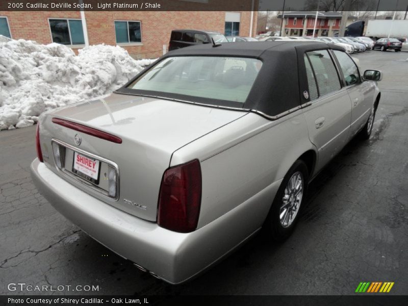 Light Platinum / Shale 2005 Cadillac DeVille Sedan