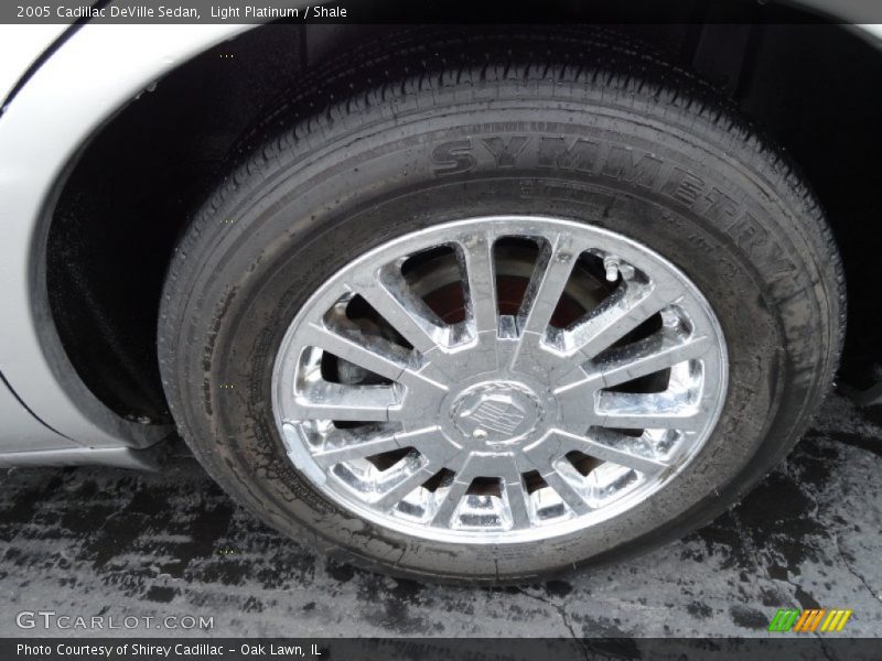 Light Platinum / Shale 2005 Cadillac DeVille Sedan