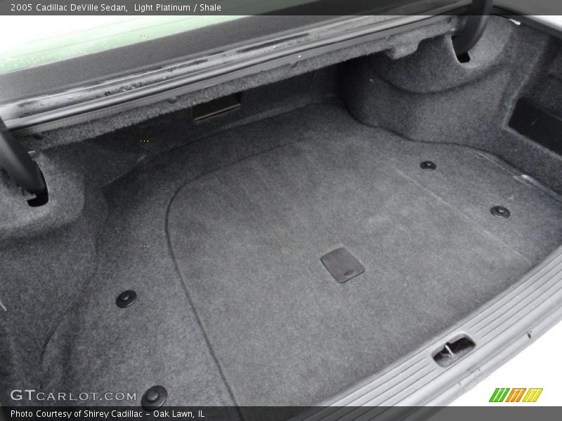 Light Platinum / Shale 2005 Cadillac DeVille Sedan