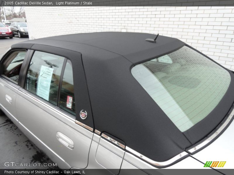 Light Platinum / Shale 2005 Cadillac DeVille Sedan