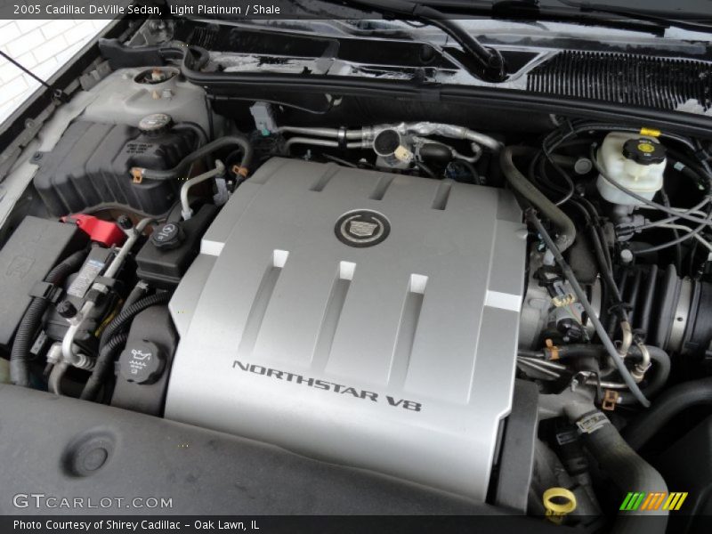 Light Platinum / Shale 2005 Cadillac DeVille Sedan