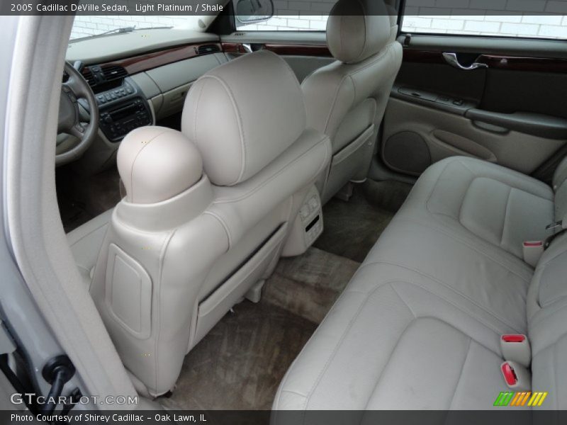 Light Platinum / Shale 2005 Cadillac DeVille Sedan