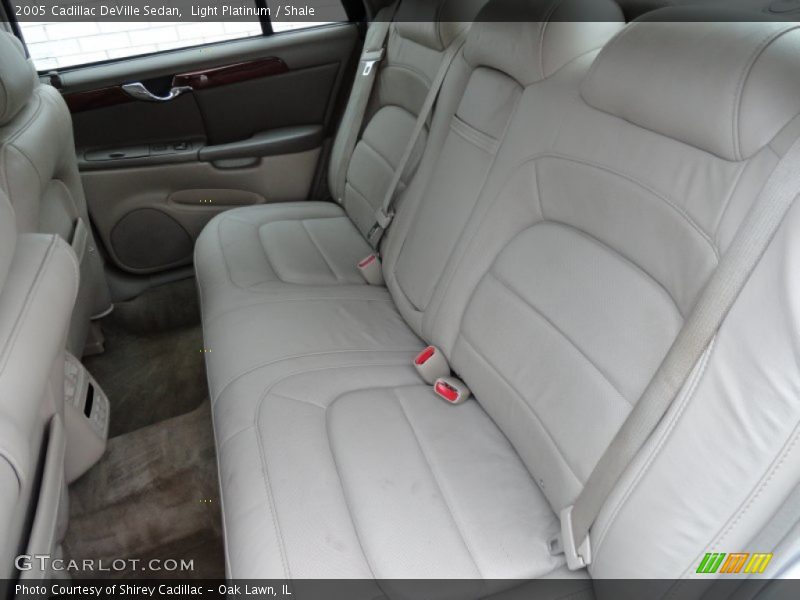 Light Platinum / Shale 2005 Cadillac DeVille Sedan