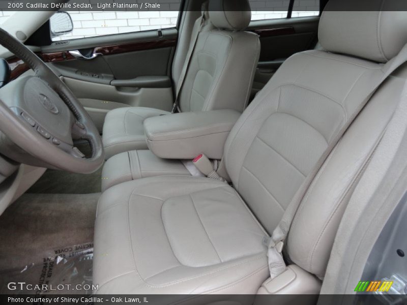 Light Platinum / Shale 2005 Cadillac DeVille Sedan