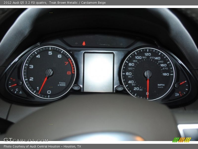  2012 Q5 3.2 FSI quattro 3.2 FSI quattro Gauges