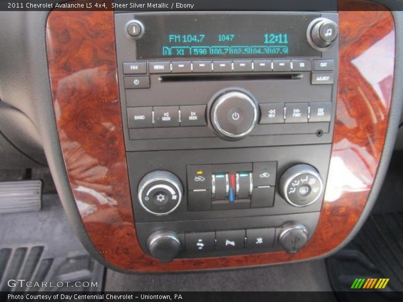 Sheer Silver Metallic / Ebony 2011 Chevrolet Avalanche LS 4x4