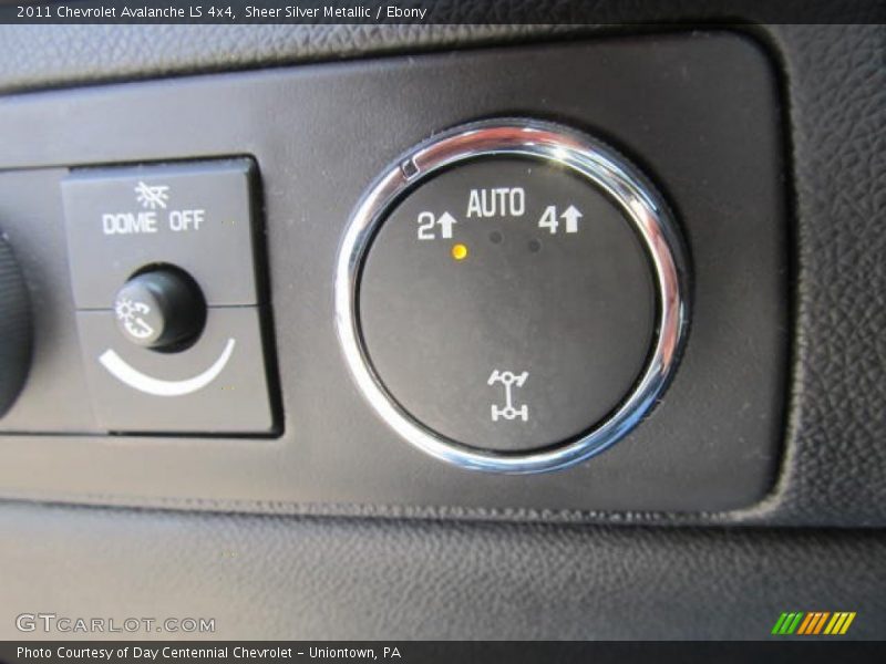Sheer Silver Metallic / Ebony 2011 Chevrolet Avalanche LS 4x4
