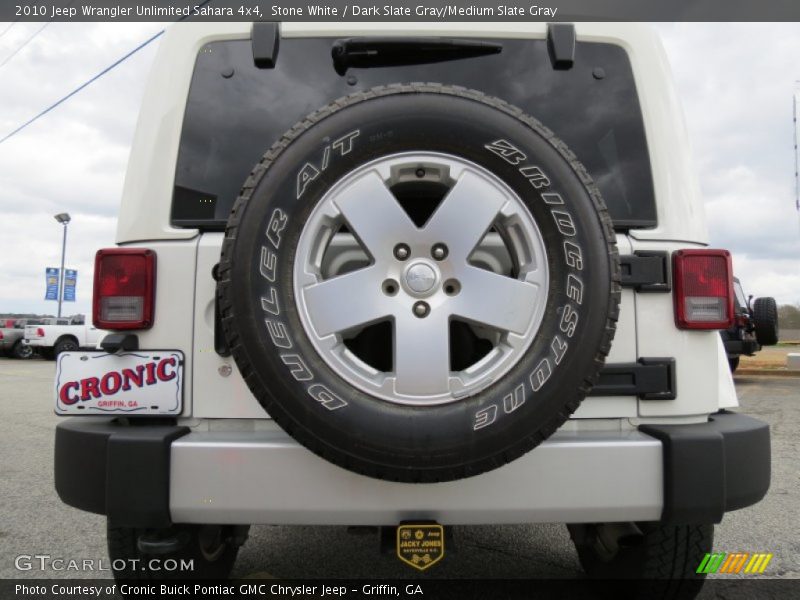 Stone White / Dark Slate Gray/Medium Slate Gray 2010 Jeep Wrangler Unlimited Sahara 4x4