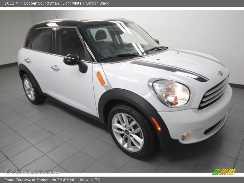 Light White / Carbon Black 2011 Mini Cooper Countryman