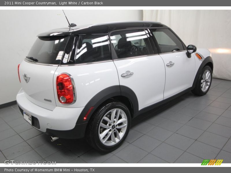 Light White / Carbon Black 2011 Mini Cooper Countryman