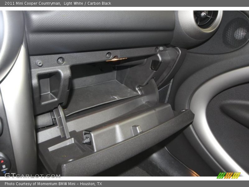 Light White / Carbon Black 2011 Mini Cooper Countryman