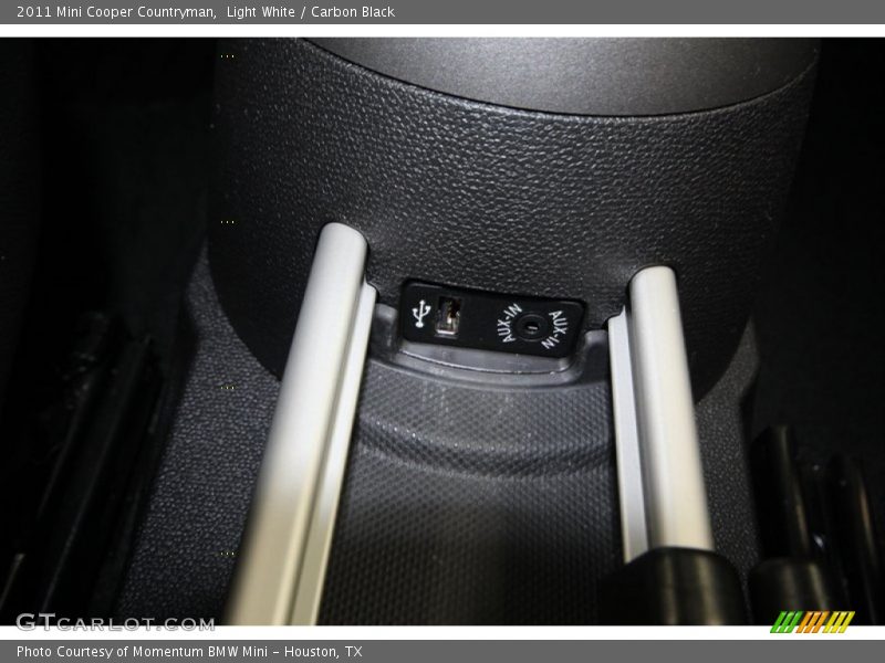 Light White / Carbon Black 2011 Mini Cooper Countryman