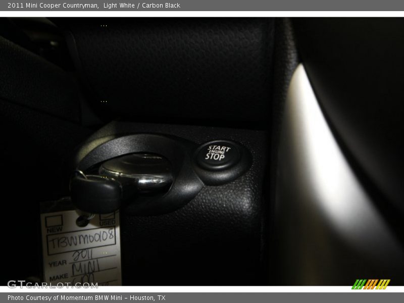 Light White / Carbon Black 2011 Mini Cooper Countryman