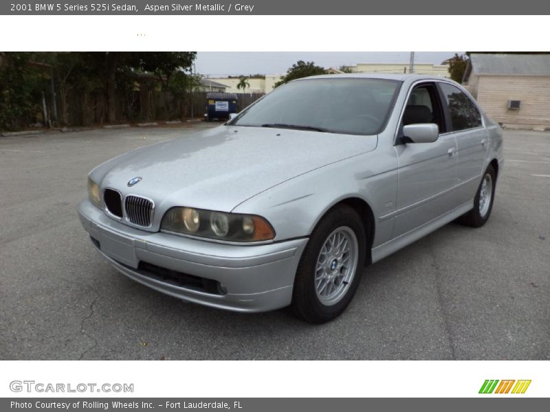 Front 3/4 View of 2001 5 Series 525i Sedan