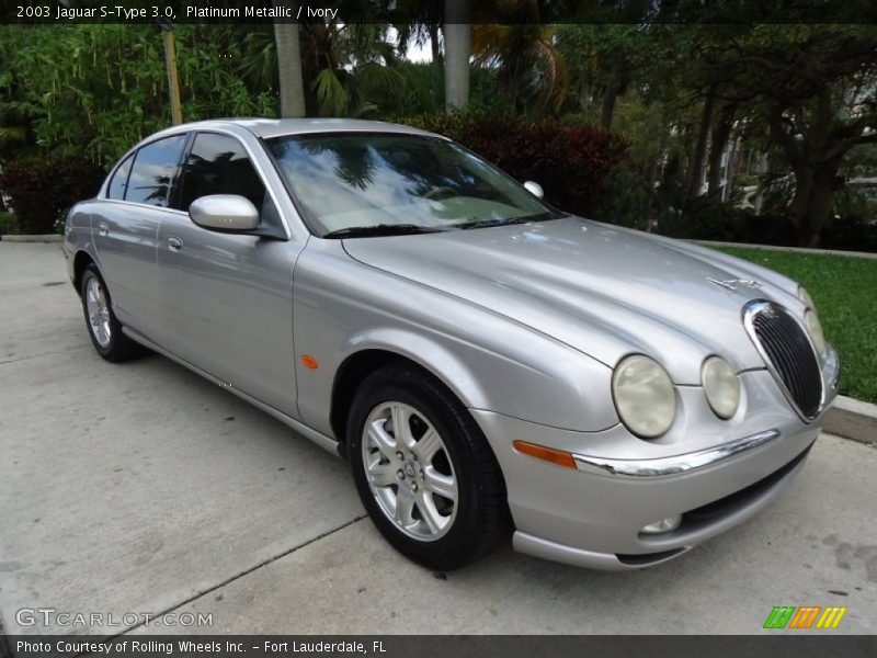 Front 3/4 View of 2003 S-Type 3.0