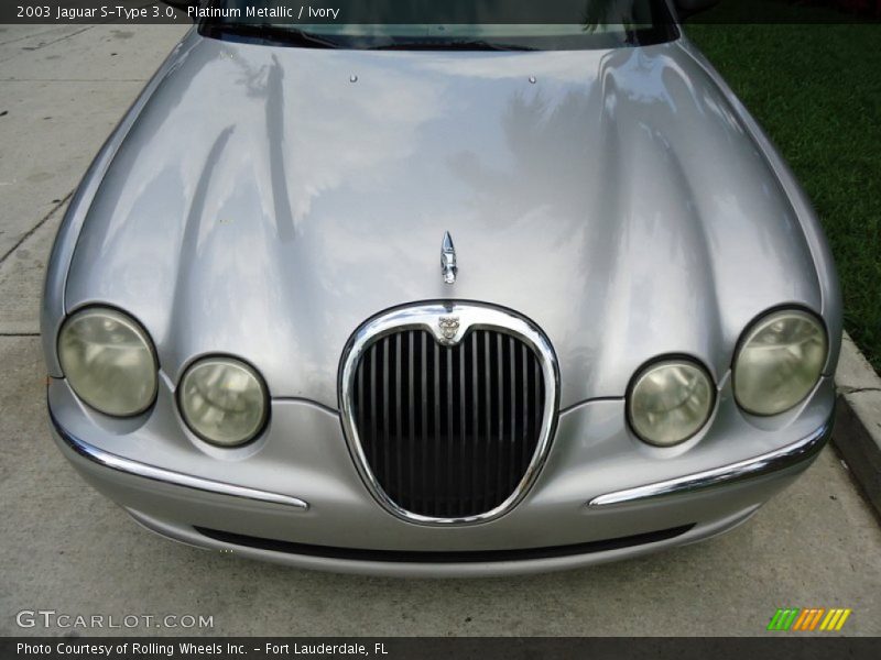 Platinum Metallic / Ivory 2003 Jaguar S-Type 3.0