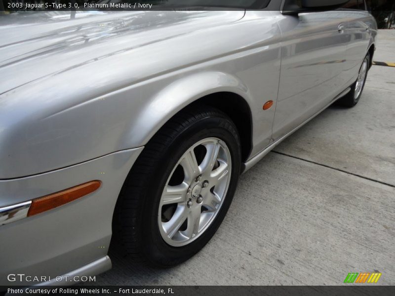 Platinum Metallic / Ivory 2003 Jaguar S-Type 3.0
