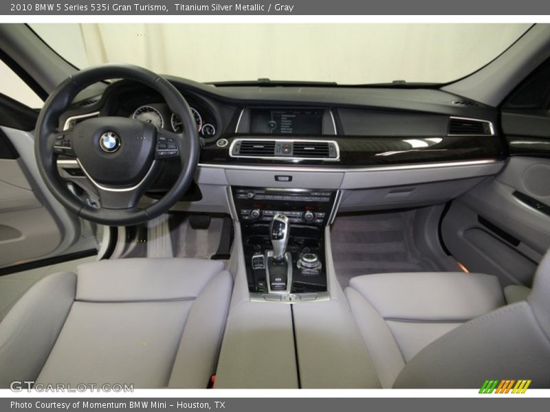 Dashboard of 2010 5 Series 535i Gran Turismo