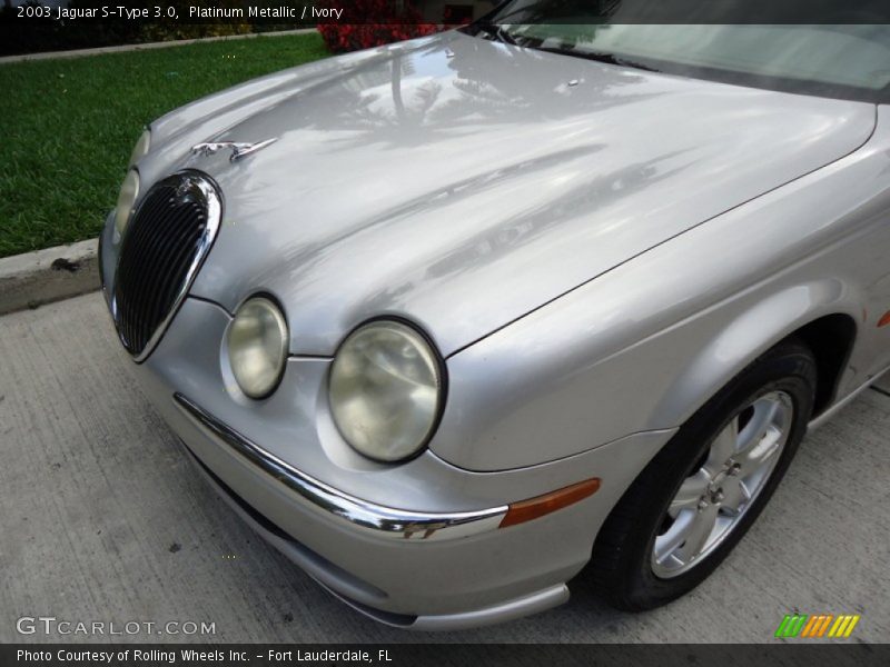 Platinum Metallic / Ivory 2003 Jaguar S-Type 3.0