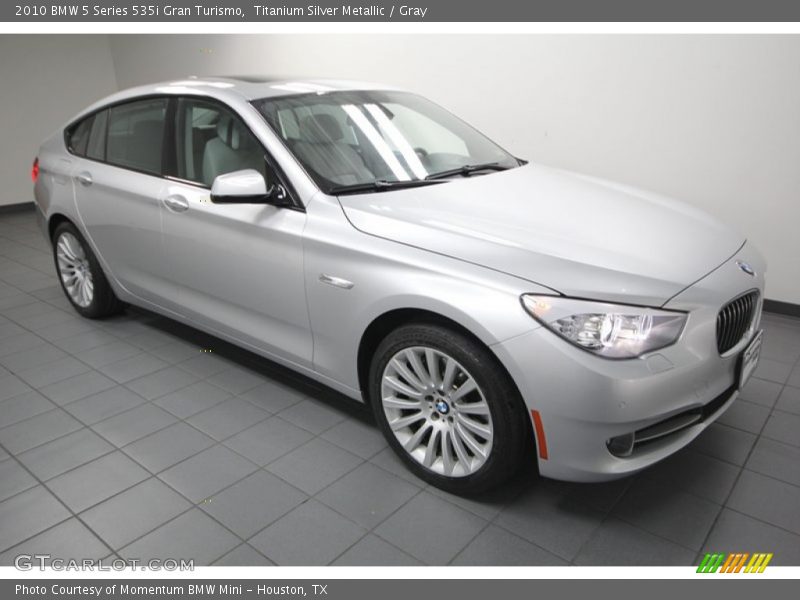 Front 3/4 View of 2010 5 Series 535i Gran Turismo