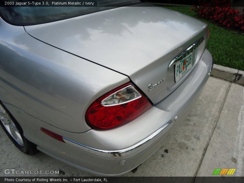 Platinum Metallic / Ivory 2003 Jaguar S-Type 3.0