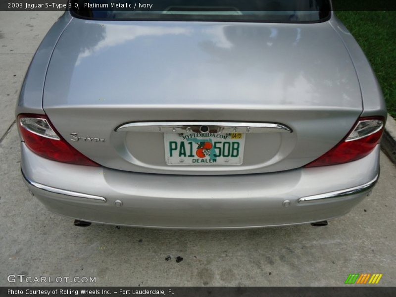 Platinum Metallic / Ivory 2003 Jaguar S-Type 3.0