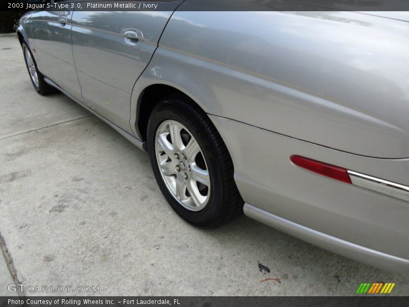 Platinum Metallic / Ivory 2003 Jaguar S-Type 3.0