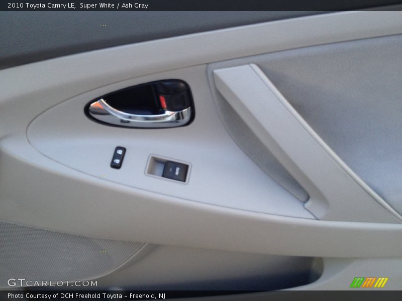 Super White / Ash Gray 2010 Toyota Camry LE