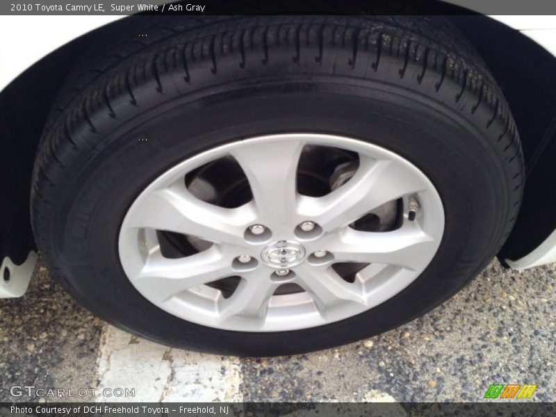 Super White / Ash Gray 2010 Toyota Camry LE