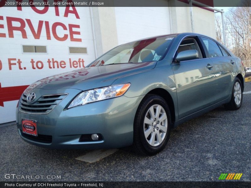 Aloe Green Metallic / Bisque 2009 Toyota Camry XLE
