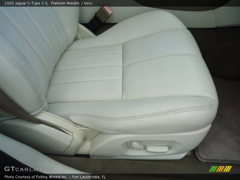 Front Seat of 2003 S-Type 3.0
