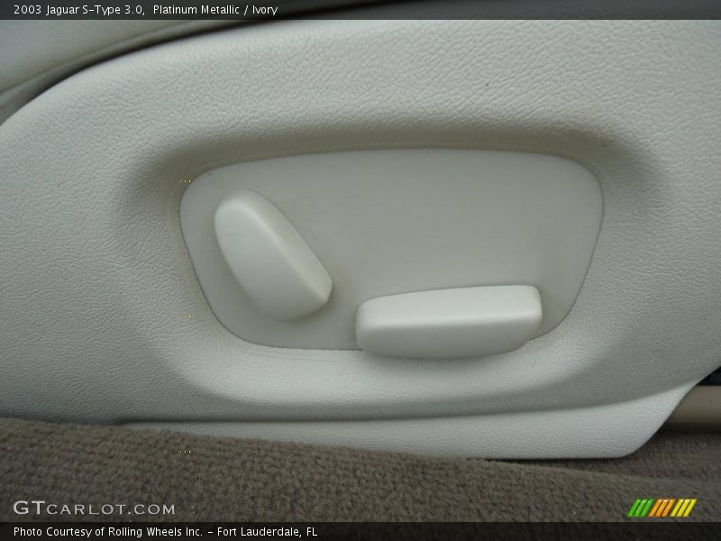 Platinum Metallic / Ivory 2003 Jaguar S-Type 3.0