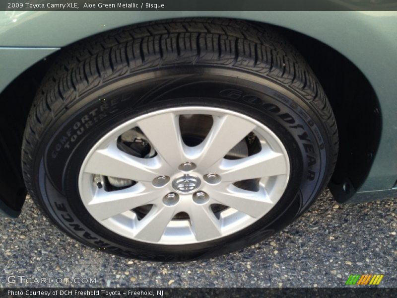 Aloe Green Metallic / Bisque 2009 Toyota Camry XLE