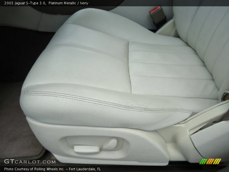 Front Seat of 2003 S-Type 3.0