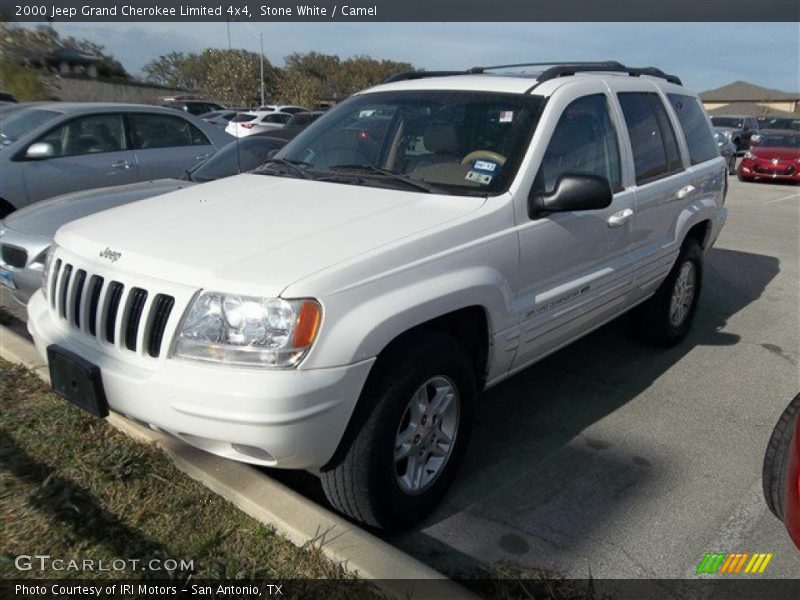 Front 3/4 View of 2000 Grand Cherokee Limited 4x4