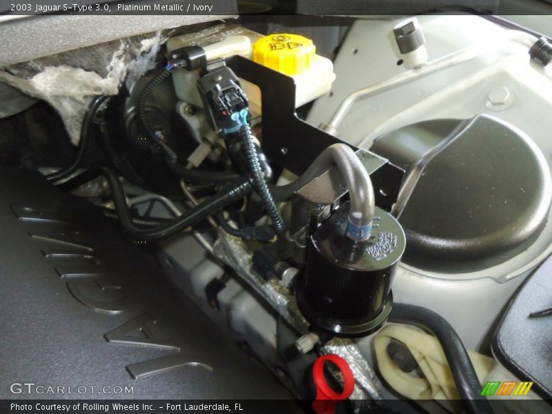 Platinum Metallic / Ivory 2003 Jaguar S-Type 3.0