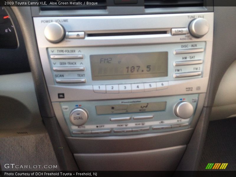 Aloe Green Metallic / Bisque 2009 Toyota Camry XLE