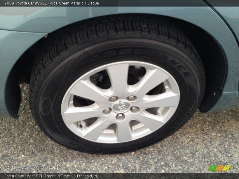 Aloe Green Metallic / Bisque 2009 Toyota Camry XLE