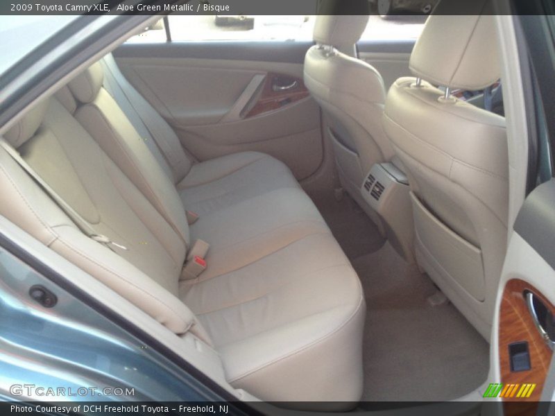 Aloe Green Metallic / Bisque 2009 Toyota Camry XLE